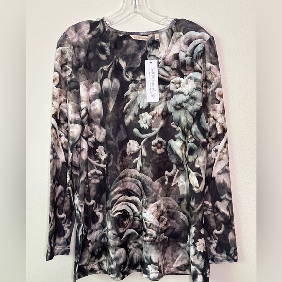 Soft Surroundings Sweaters - Soft Surroundings Pullover sweater multi floral tunic. Size petite large..